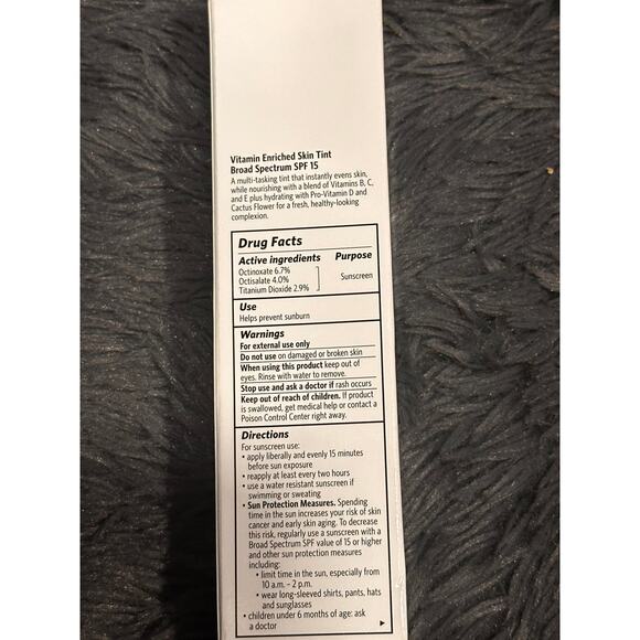 Bobbie Brown Vitamin Enriched Skin Tint Light 3 - Picture 2 of 6